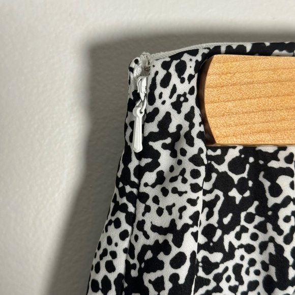 Reiss Nova Black and White Print Flowy Skirt Women's Sz. 4 US - Picture 6 of 12